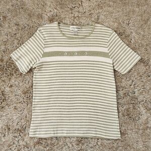 Cathy Daniels Short Sleeve Crewneck Sweater With Embroidered Flowers Size Medium